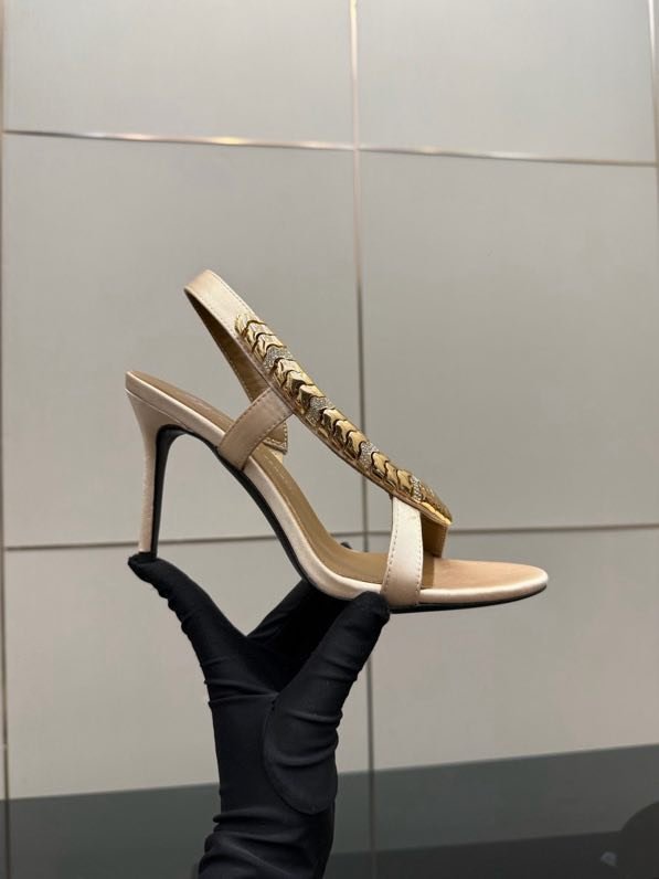 Туфлі на високому підборах фото 6