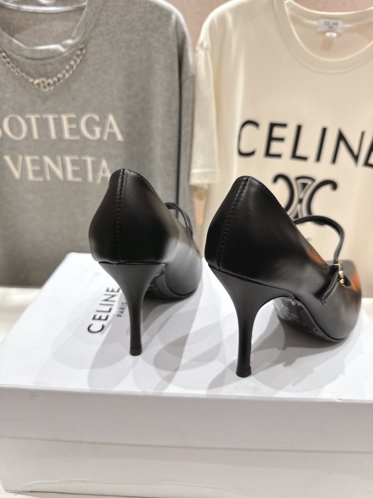 Туфлі на високому підборах фото 8