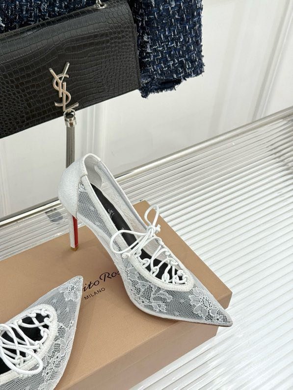 Туфли с кружевом на высоком каблуке фото 2