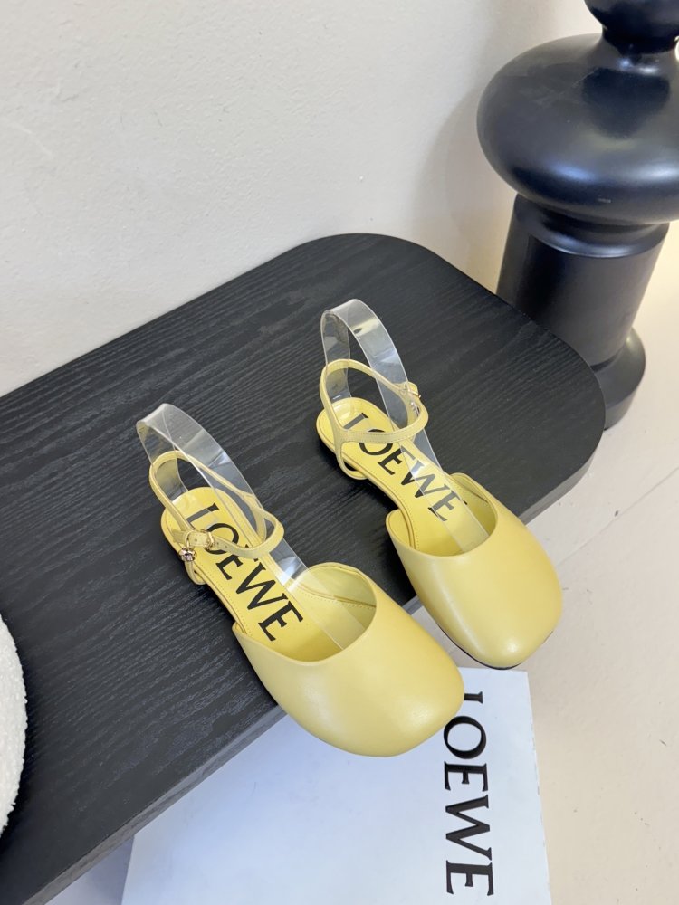 Shoes from square the toe