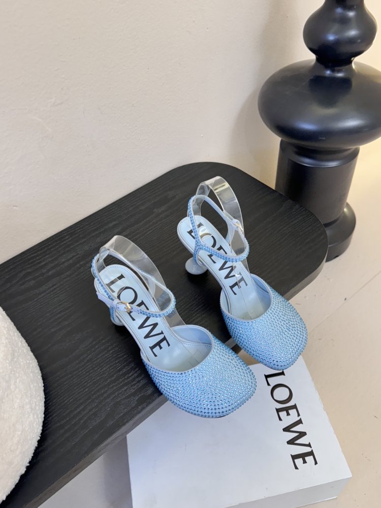 Shoes from square the toe