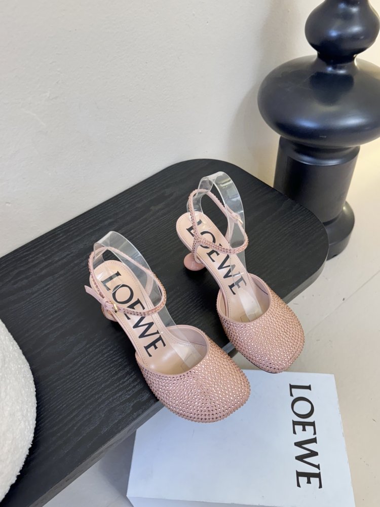 Shoes from square the toe