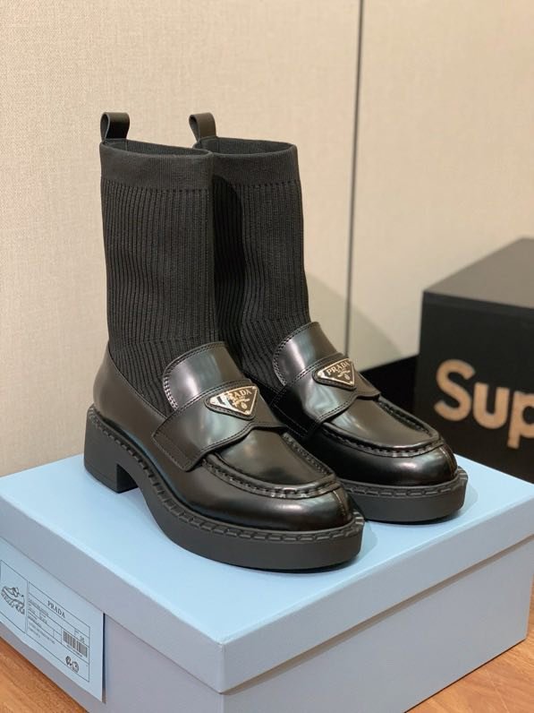 Туфли с носком кожаные женские