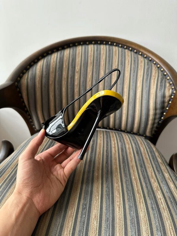 Shoes from sharp the toe on high heel фото 2