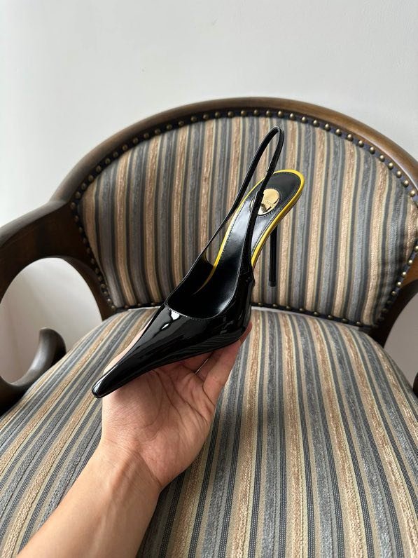 Shoes from sharp the toe on high heel фото 4