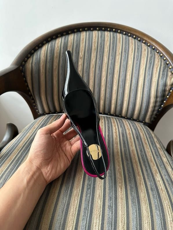 Shoes from sharp the toe on high heel фото 6