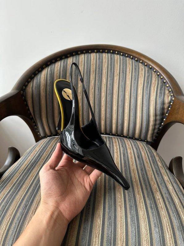 Shoes from sharp the toe on high heel фото 6