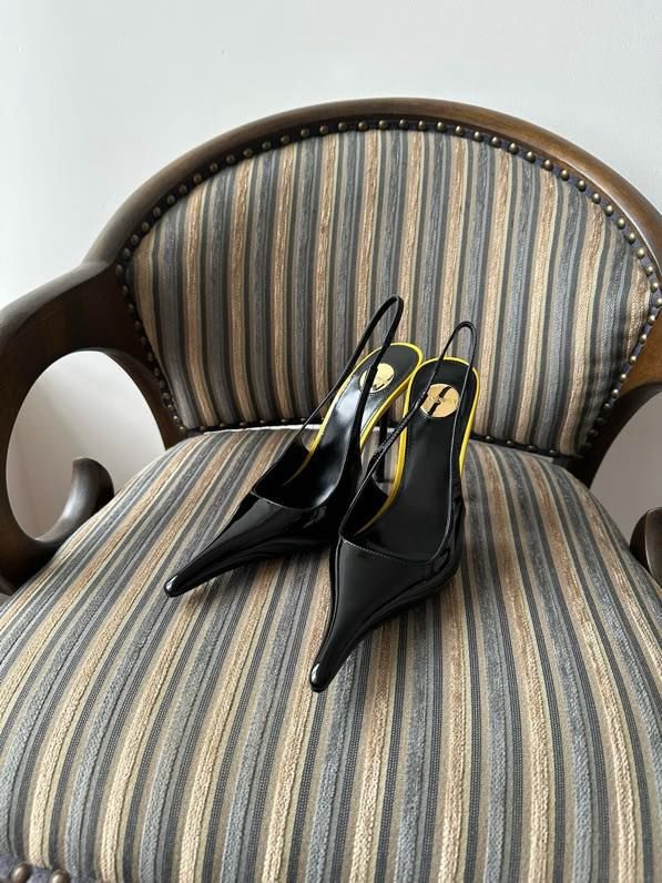 Shoes from sharp the toe on high heel фото 8