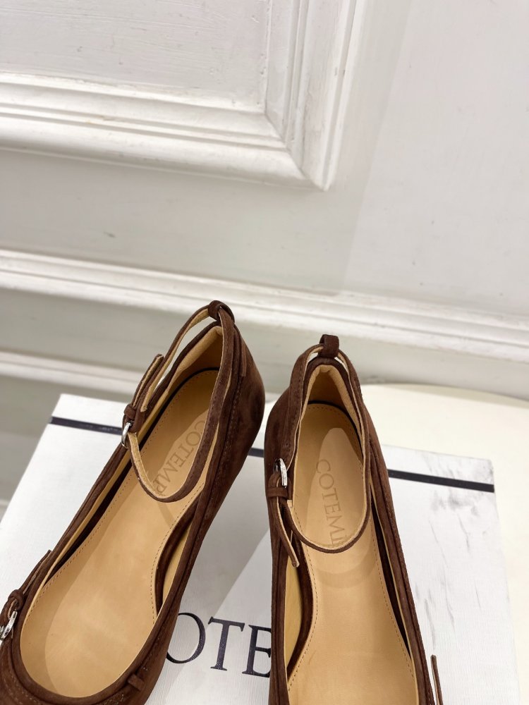 Туфли с заостренным носком и высоким каблуком фото 7