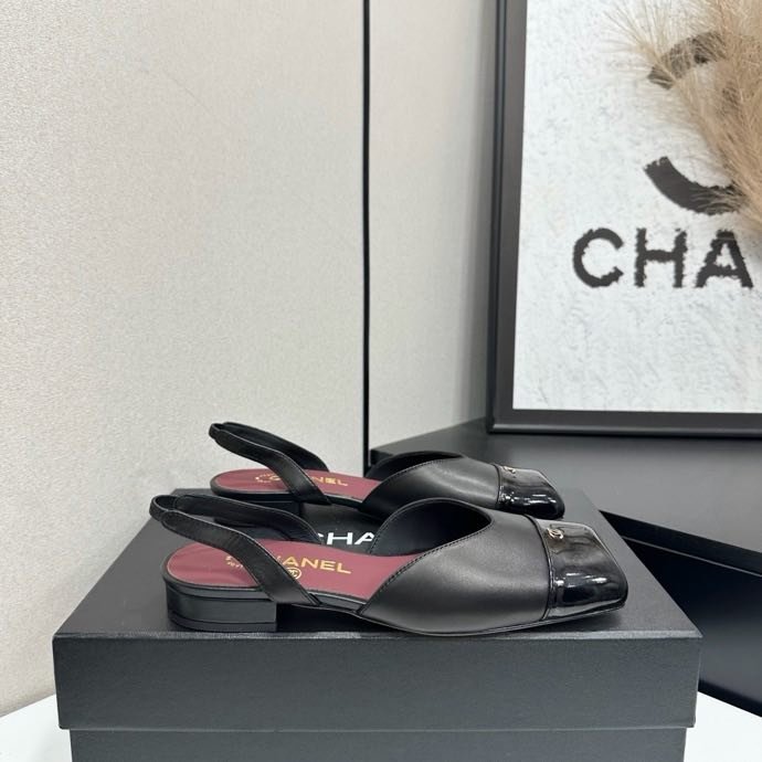 Shoes слингбэк биколор from лаковым mint Cape on low heel