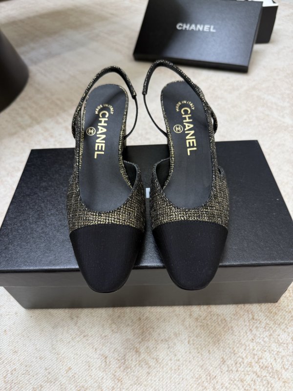 Shoes слингбэк of tweed from contrast black leather Cape