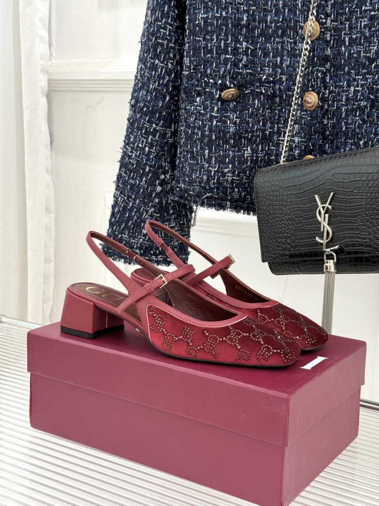 Shoes слингбэк on блочном heel from double strap