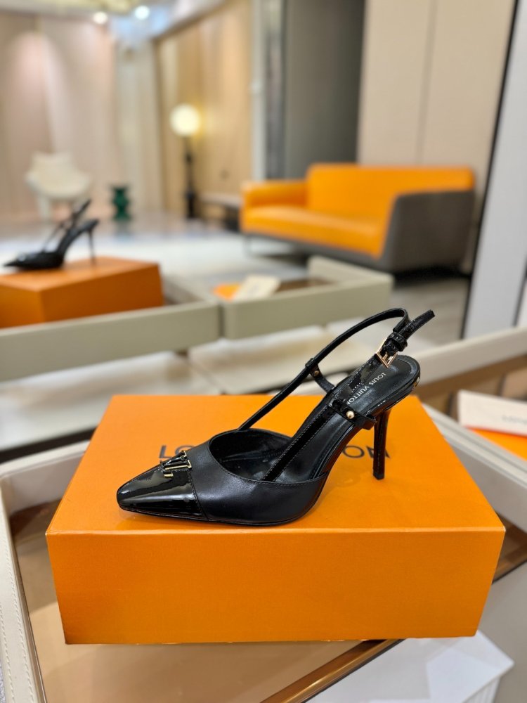 Shoes-слингбэк on heel