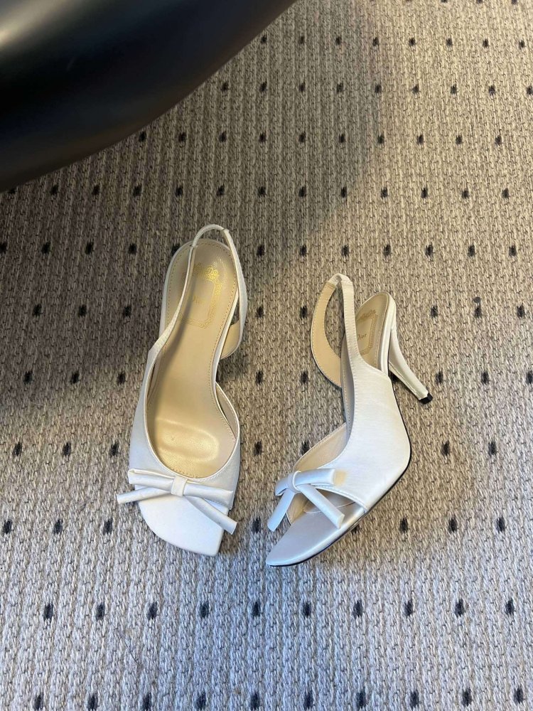 Shoes слингбэк on stud from bow and open heel