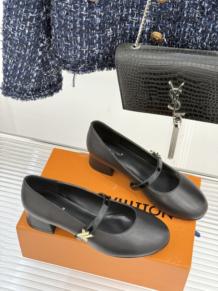 Shoes слингбэк women's on блочном heel from a metal logo фото 3
