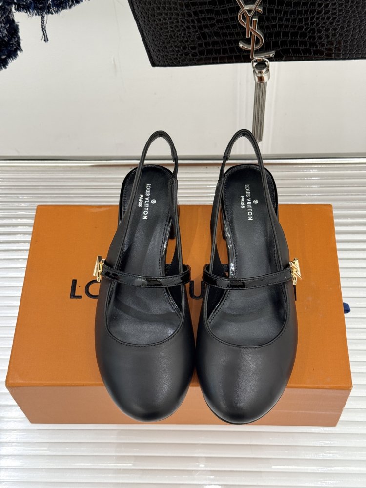 Shoes слингбэк women's on блочном heel from a metal logo фото 4