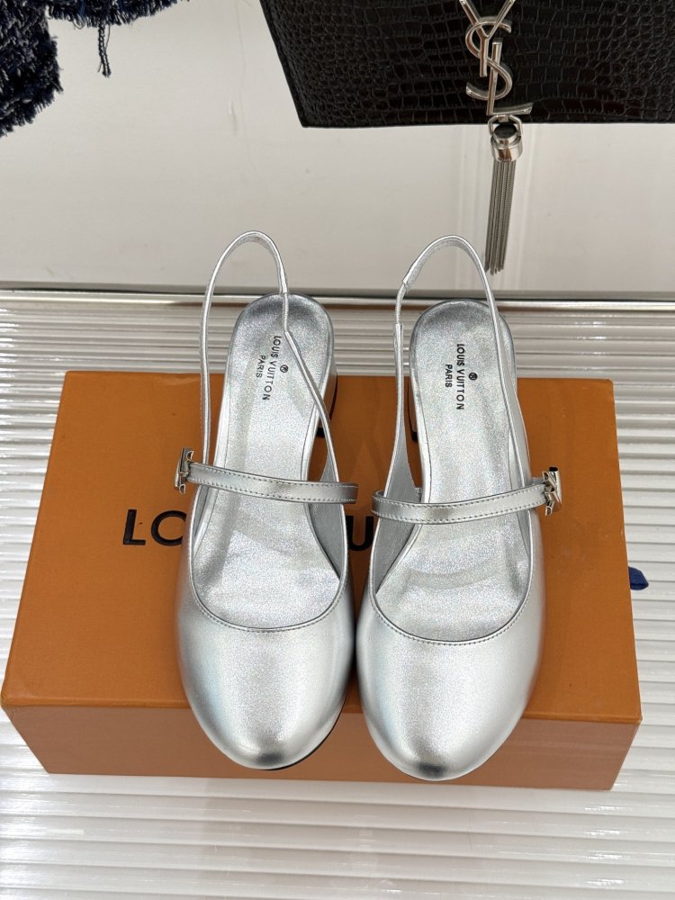 Shoes слингбэк women's on блочном heel from a metal logo фото 4
