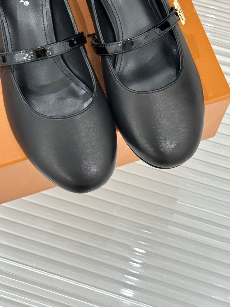 Shoes слингбэк women's on блочном heel from a metal logo фото 7