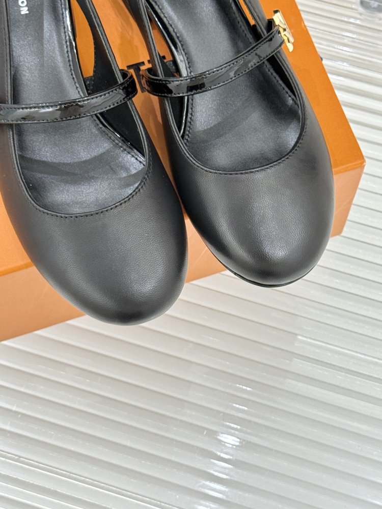 Shoes слингбэк women's on блочном heel from a metal logo фото 7