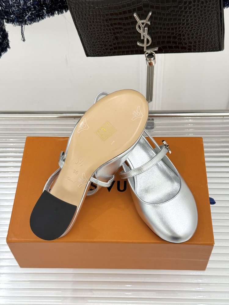 Shoes слингбэк women's on блочном heel from a metal logo фото 9