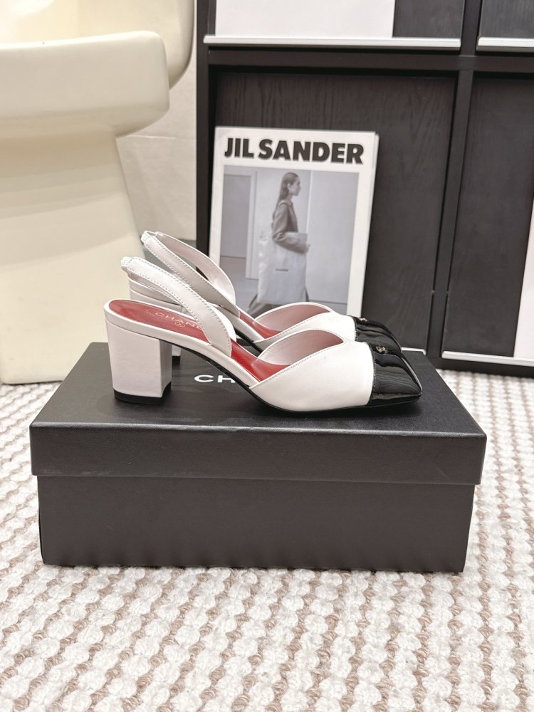 Shoes слингбэки on блочном heel from square the toe