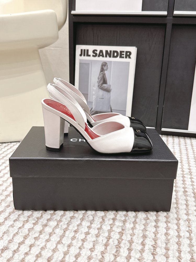 Shoes слингбэки on блочном heel from square the toe