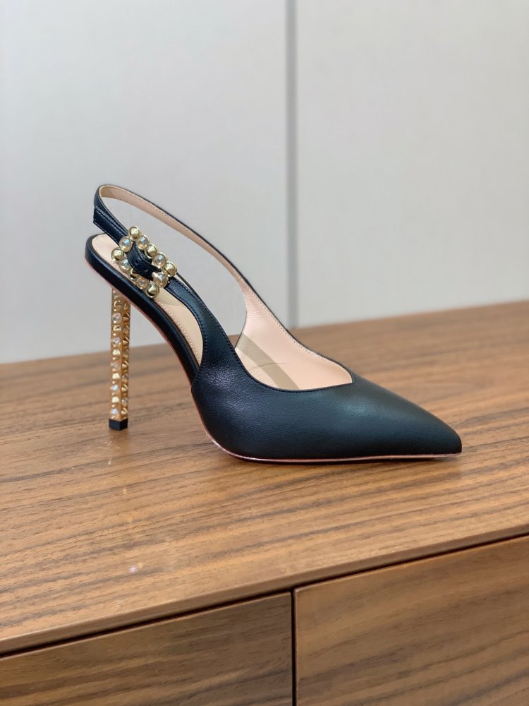 Shoes слингбэки on stud from sharp the toe