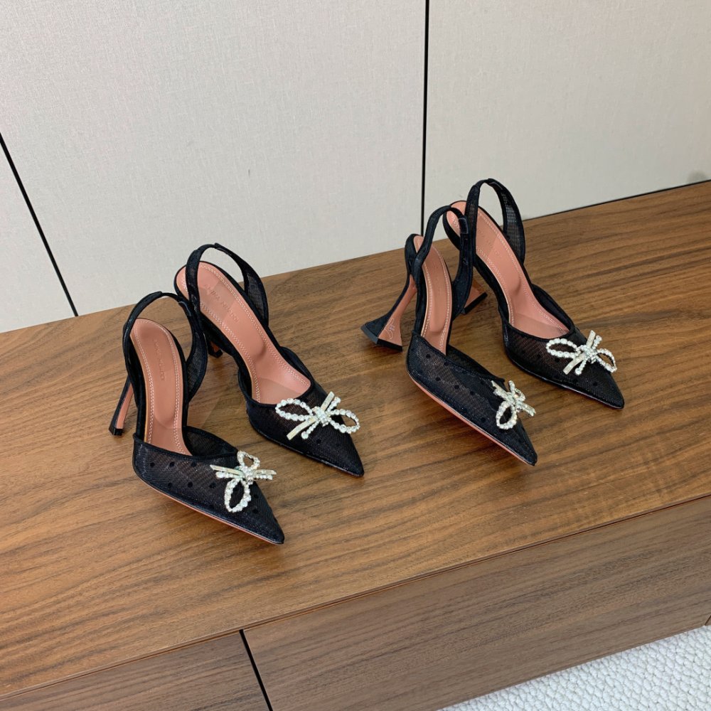 Shoes слингбэки on stud from sharp the toe