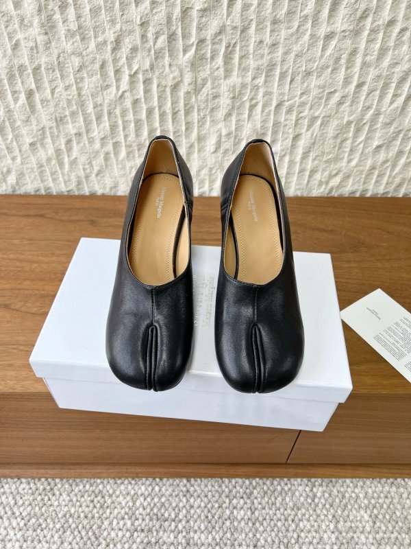 Туфли tabi кожаные с раздвоенным носком