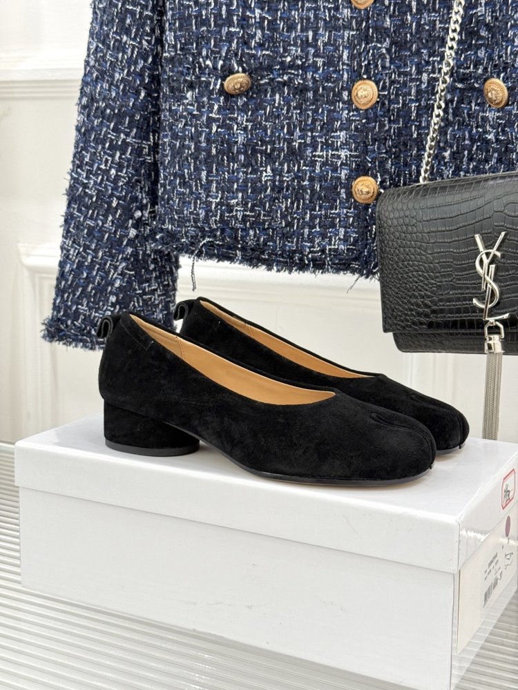 Туфлі Tabi жіночі з роздвоєним носком