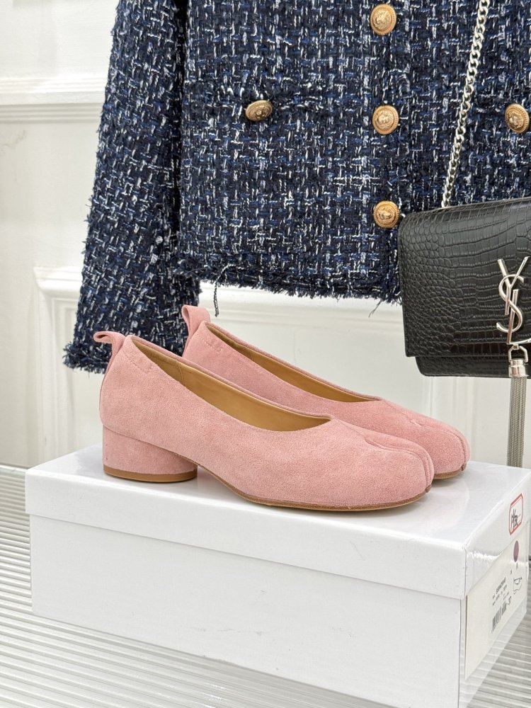 Туфлі Tabi жіночі з роздвоєним носком