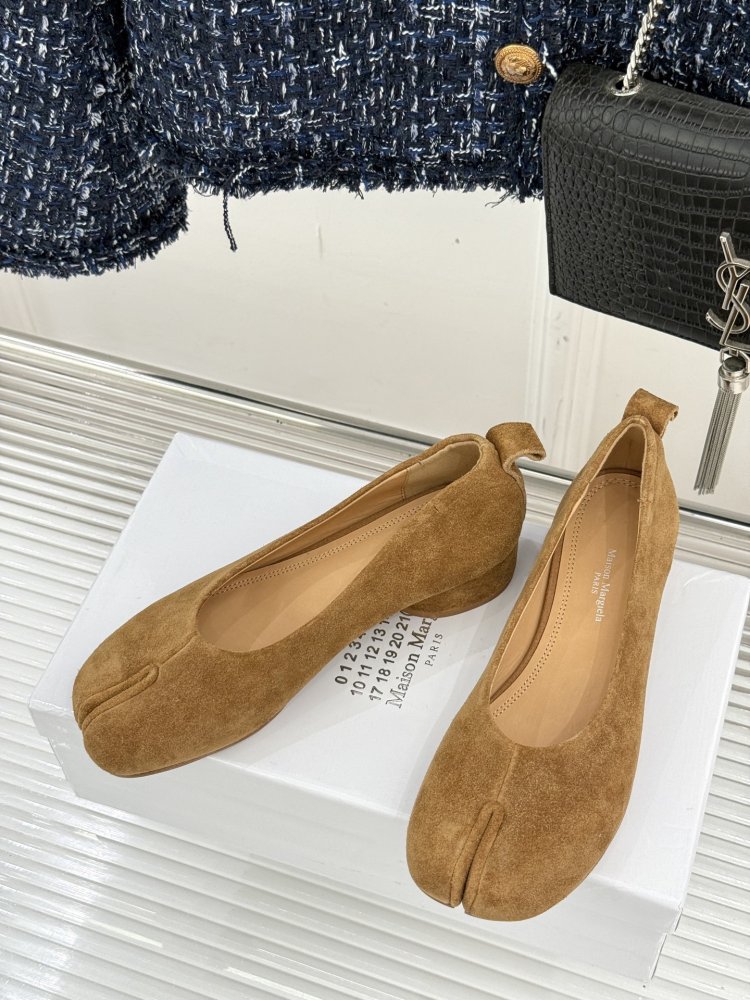 Туфлі Tabi жіночі з роздвоєним носком фото 2