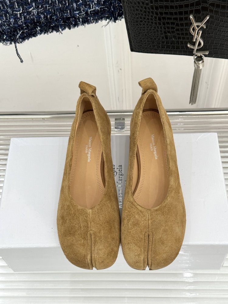 Туфлі Tabi жіночі з роздвоєним носком фото 4