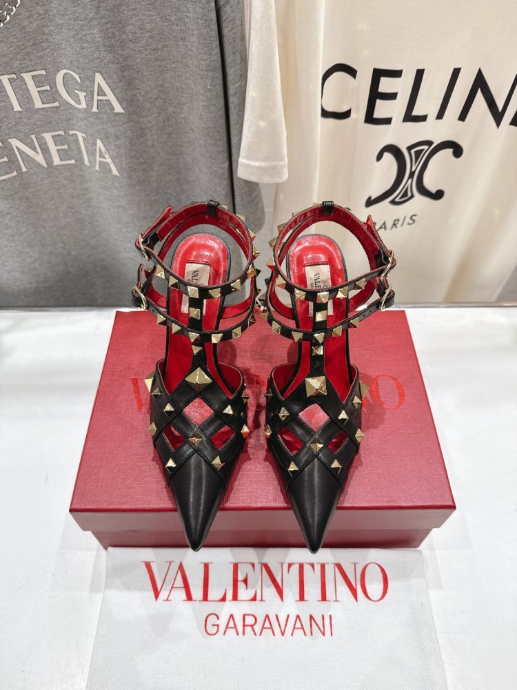 Shoes Valentino Garavani Rockstud on stud from Rivets and strap on ankle