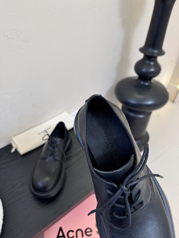 Туфли женские черные кожаные на шнуровке на платформе дерби минималистичные фото 8