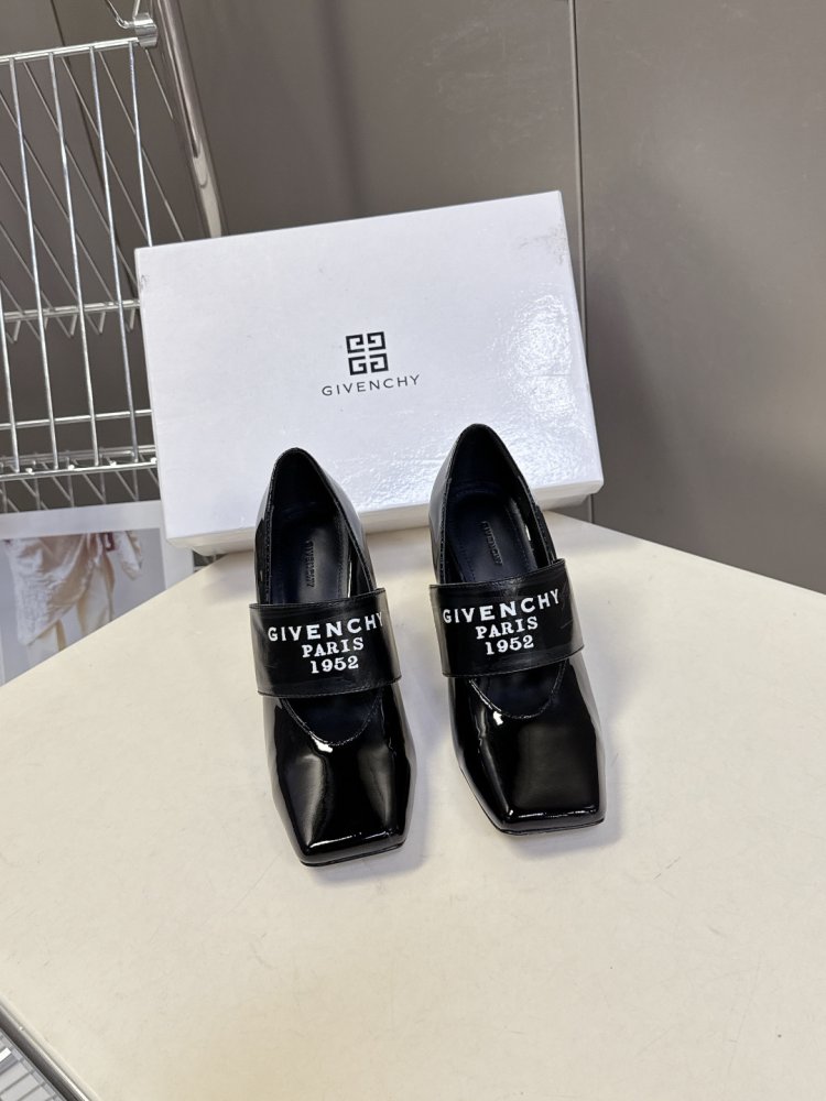 Туфли женские черные лаковые на высоком каблуке с эластичной резинкой закрытые фото 2