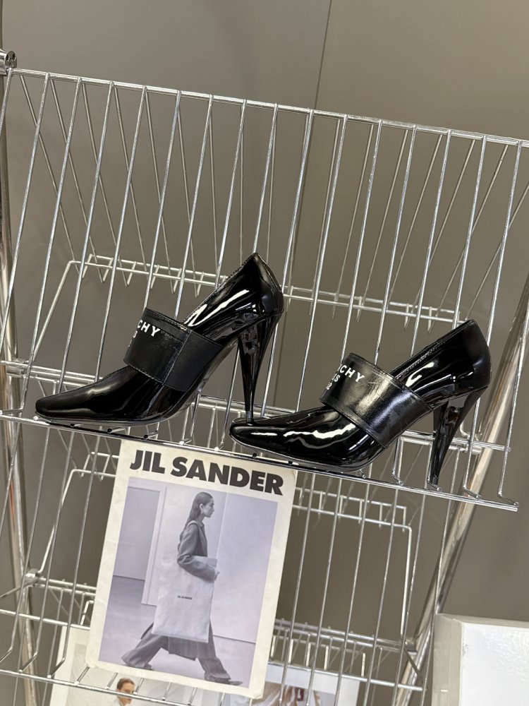 Туфли женские черные лаковые на высоком каблуке с эластичной резинкой закрытые фото 6