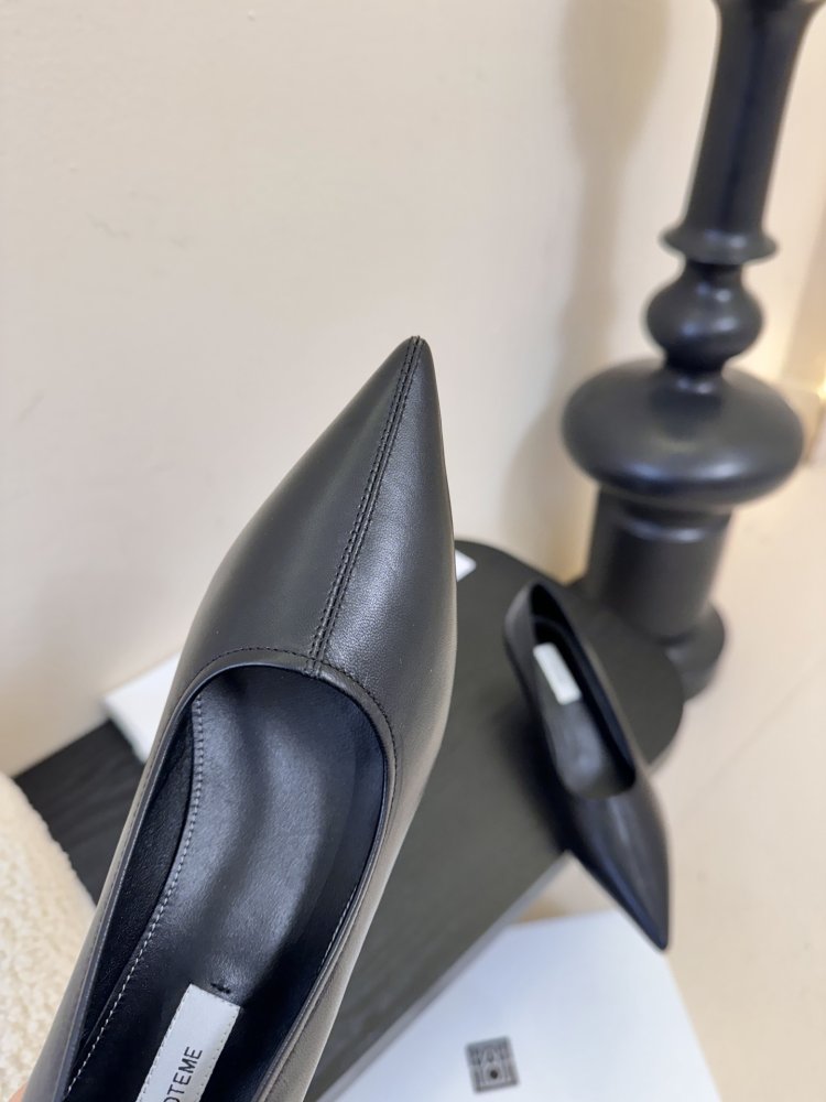 Туфли женские черные лодочки на низком каблуке с острым носком классические фото 6
