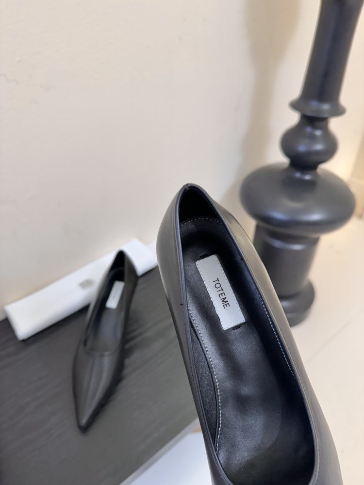 Туфли женские черные лодочки на низком каблуке с острым носком классические фото 8
