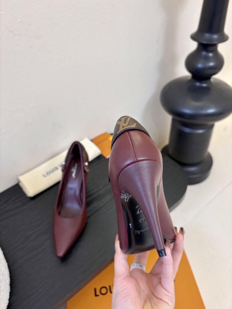 Туфли женские кожаные бордовые лодочки на каблуке с острым носом фото 6