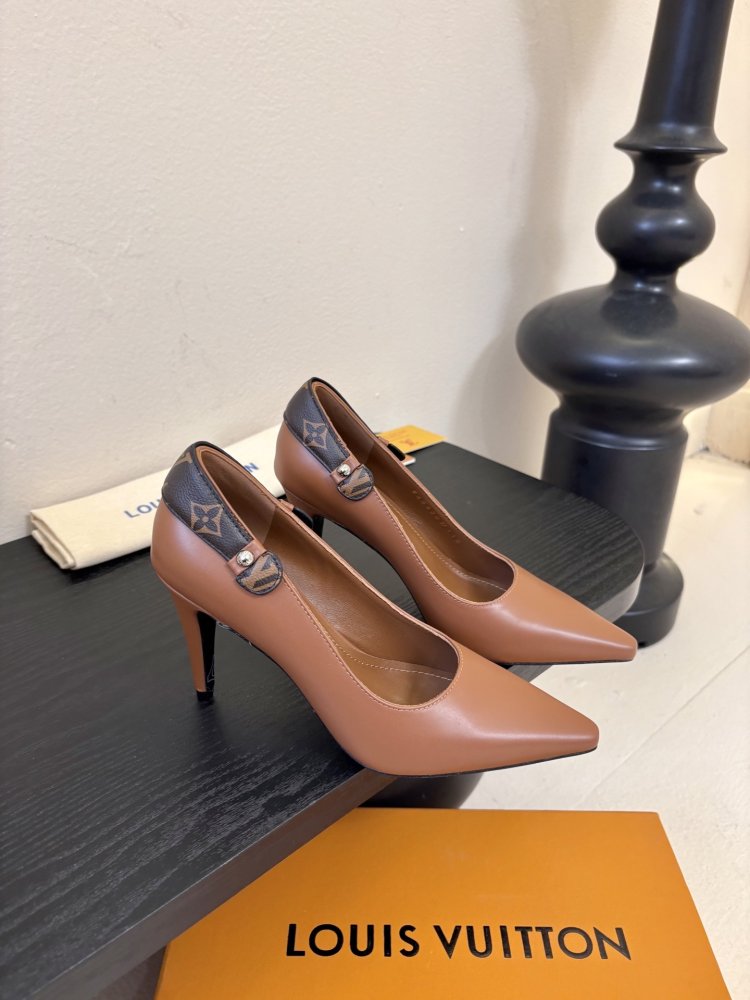 Туфли женские кожаные коричневые лодочки на каблуке с острым носом фото 2