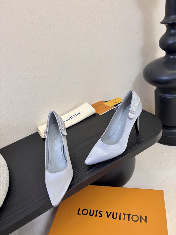 Туфли женские кожаные лодочки на каблуке с острым носом фото 3