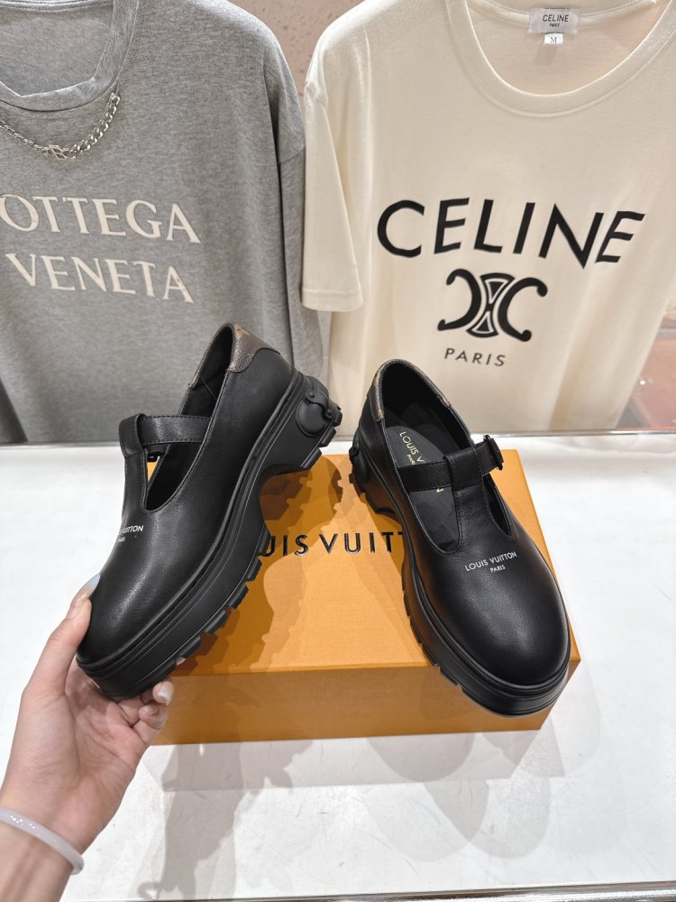 Shoes women's leather фото 3