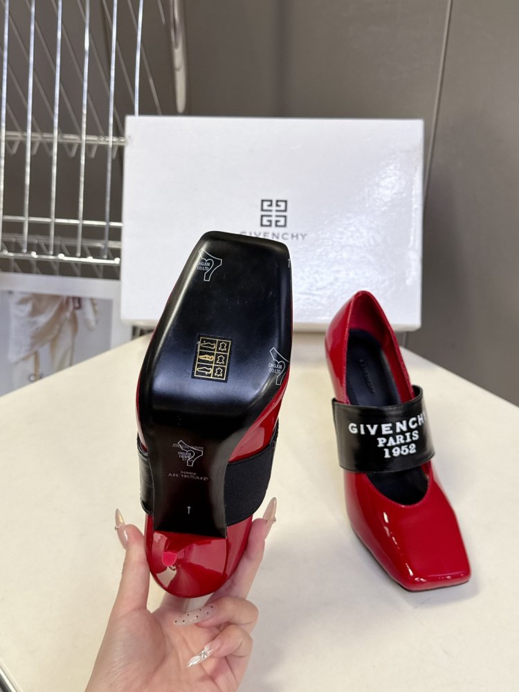 Туфлі жіночі червоні лакові на високому підборах з еластичною гумкою закриті фото 9