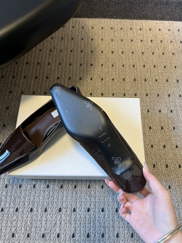 Туфли женские лоферы лаковые на низком ходу с квадратным носком фото 4