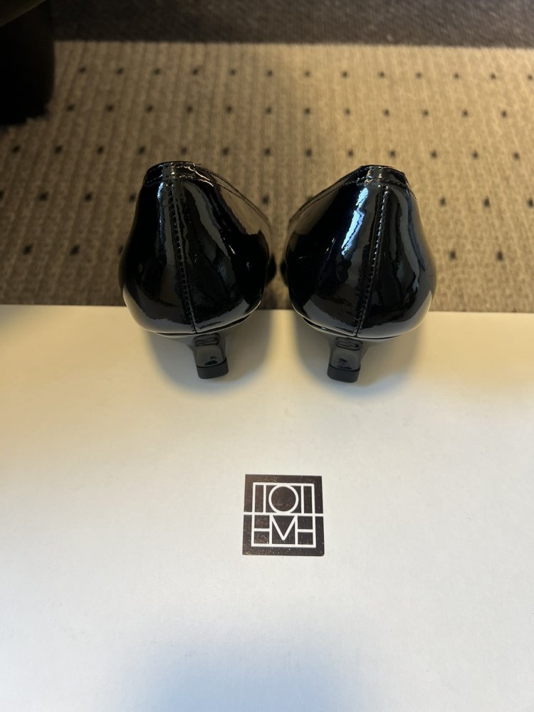 Туфли женские лоферы лаковые на низком ходу с квадратным носком фото 6