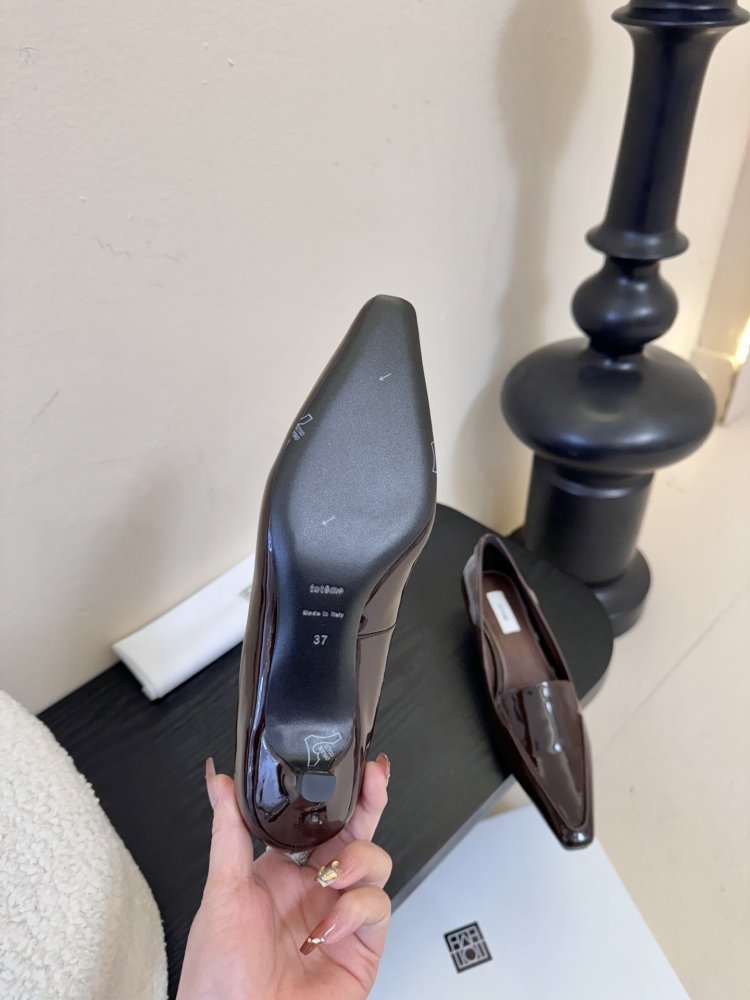 Туфли женские лоферы лаковые на низком ходу с квадратным носком фото 9