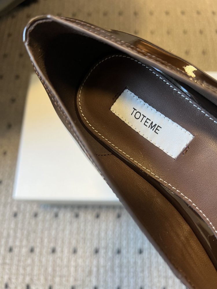 Туфли женские лоферы лаковые на низком ходу с квадратным носком фото 9