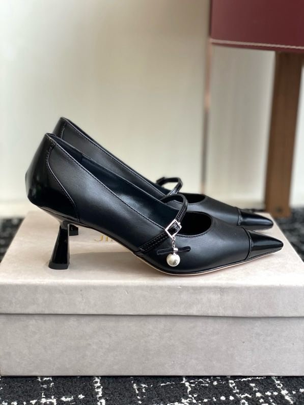 Туфли женские на каблуке