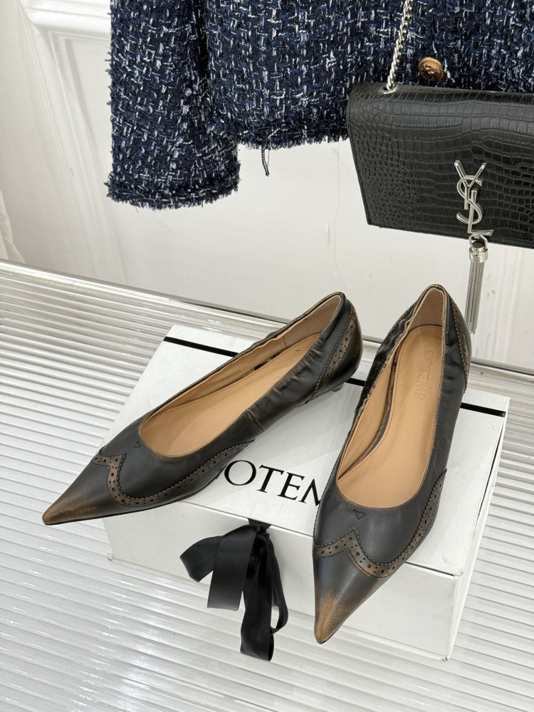 Туфли женские на низком каблуке с острым носком фото 2